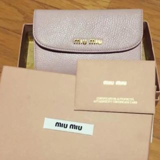 ミュウミュウ(miumiu)のmiumiu マドラス 財布(折り財布)