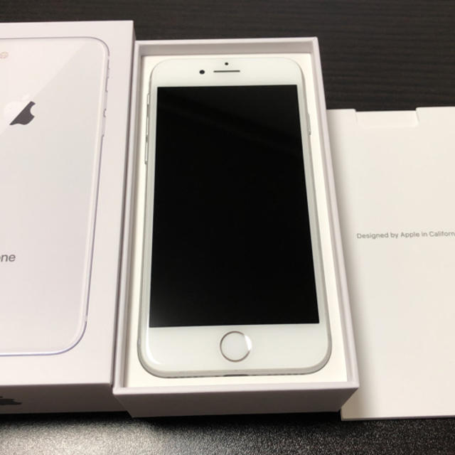 iPhone - としちゃん iPhone8 64GB シルバー SIMフリー 【中古】