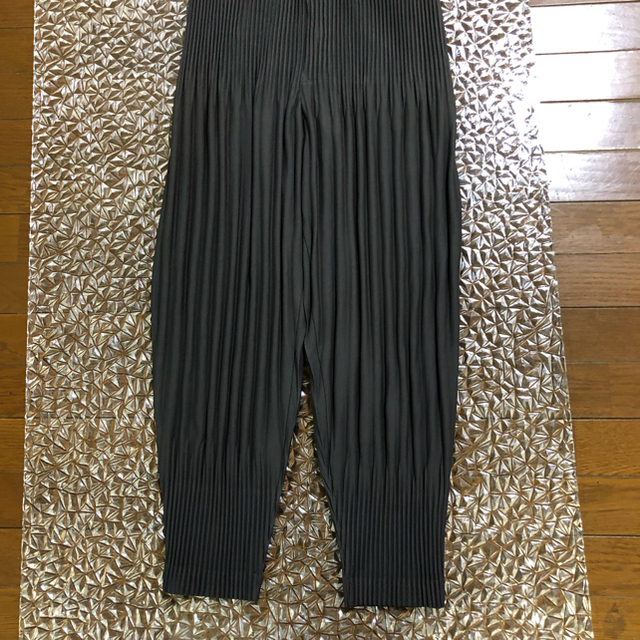 PLEATS PLEASE ISSEY MIYAKE(プリーツプリーズイッセイミヤケ)のイッセイミヤケ   オムPLISSE メンズのパンツ(その他)の商品写真