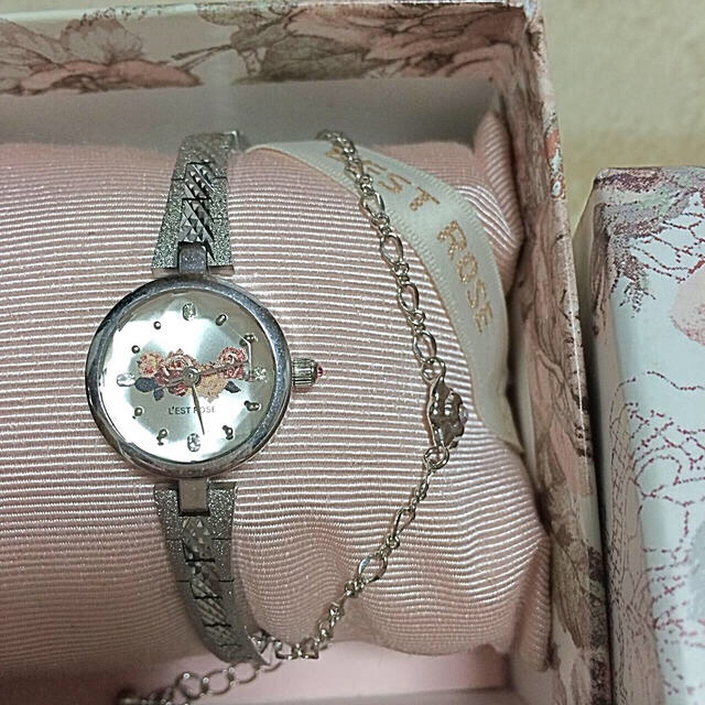 L'EST ROSE(レストローズ)のレストローズ腕時計 レディースのファッション小物(腕時計)の商品写真