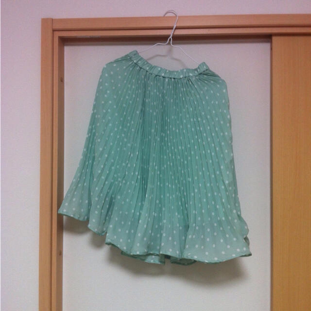 MISCH MASCH(ミッシュマッシュ)の水玉プリーツスカート レディースのスカート(ロングスカート)の商品写真