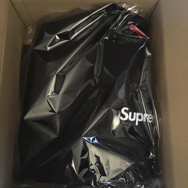 最安値級価格 Supreme M Black Crewneck Logo Box Supreme