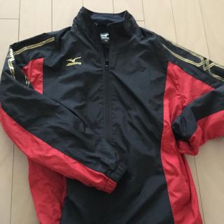 ミズノ(MIZUNO)のミズノ ウィンドブレーカー 内側 フリース 黒 赤 ゴールド(その他)