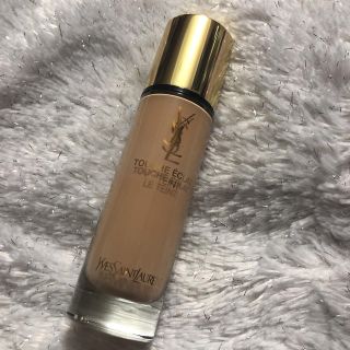 イヴサンローランボーテ(Yves Saint Laurent Beaute)のタン ラディアントタッチ エクラ B20(ファンデーション)