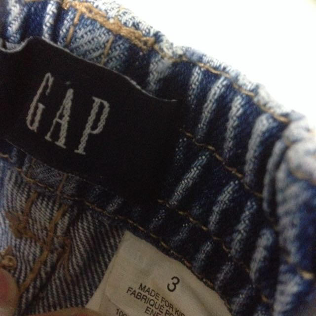 GAP(ギャップ)のgap♡個性派デニム キッズ/ベビー/マタニティのキッズ服女の子用(90cm~)(その他)の商品写真