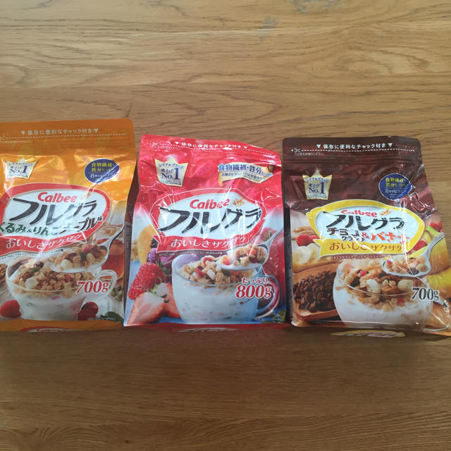 カルビー(カルビー)のフルグラ 3点  食品/飲料/酒の食品(その他)の商品写真