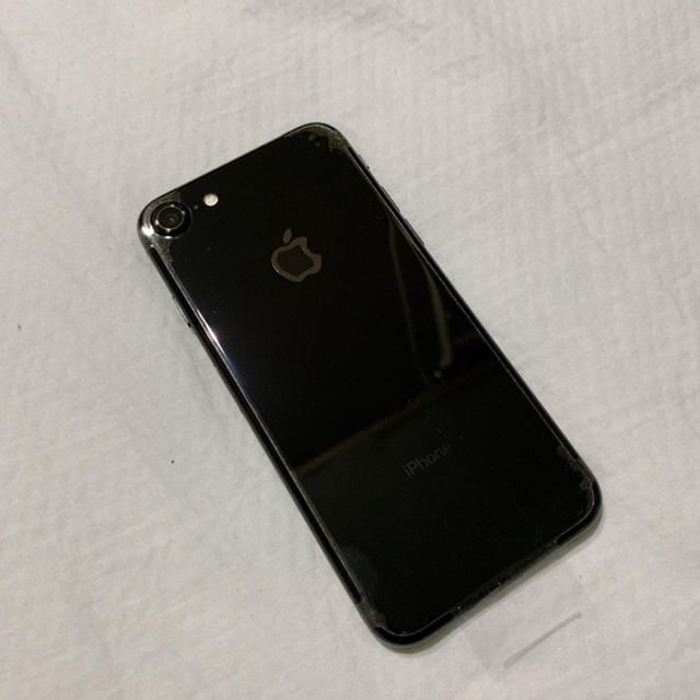 au(エーユー)の【新品】iPhone7 本体 ジェットブラック 128GB au スマホ/家電/カメラのスマートフォン/携帯電話(スマートフォン本体)の商品写真