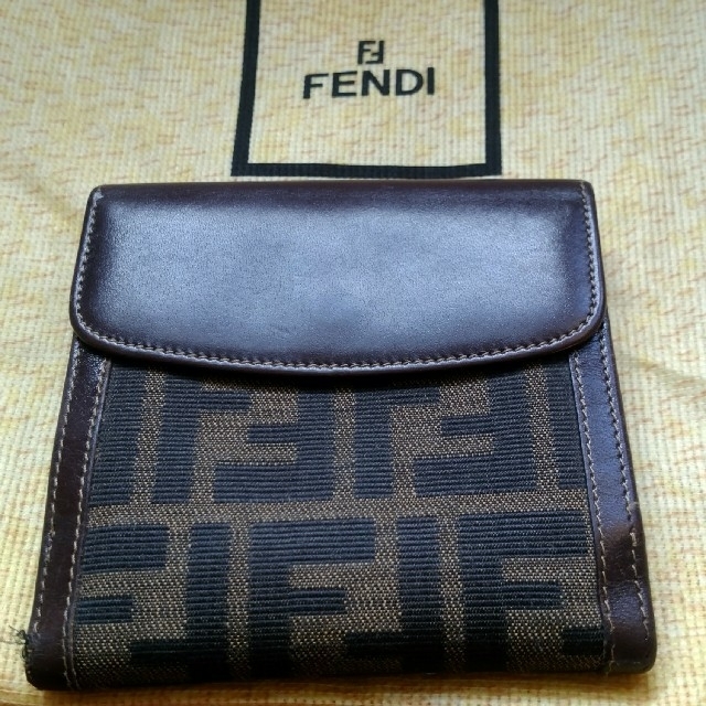 FENDI(フェンディ)の【FENDI】二つ折り財布 レディースのファッション小物(財布)の商品写真