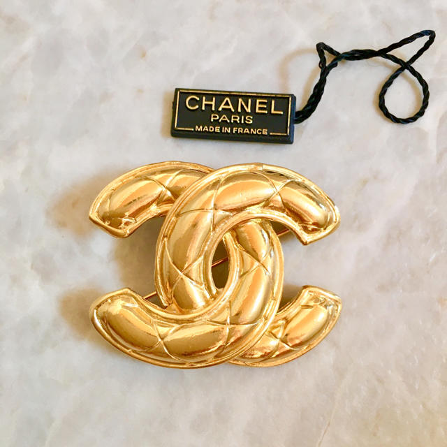 CHANEL - 正規品 シャネル ブローチ ゴールド ココマーク マトラッセ 金 ロゴ ステッチの通販 by ☆ハーベスト☆｜シャネルならラクマ