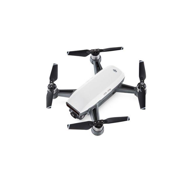 新品未開封 DJI Spark Fly more combo 国内正規品 エンタメ/ホビーのおもちゃ/ぬいぐるみ(ホビーラジコン)の商品写真