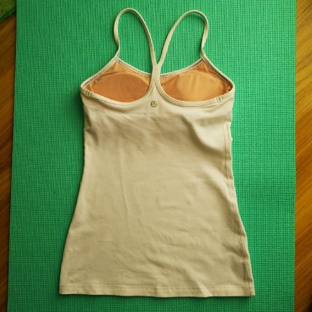 lululemon(ルルレモン)のルルレモン ヨガ タンク 白 4 美品 スポーツ/アウトドアのトレーニング/エクササイズ(ヨガ)の商品写真