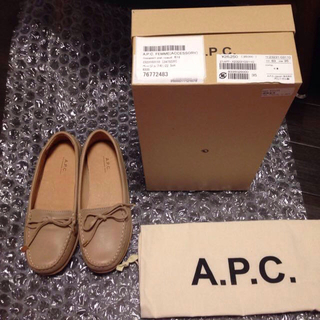アーペーセー(A.P.C)のA.P.C新品レザーフラットシューズ(ローファー/革靴)