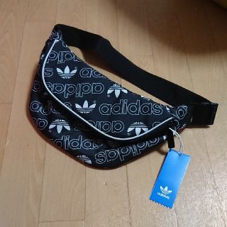 アディダス(adidas)のアディダス ウエストポーチ(ボディバッグ/ウエストポーチ)