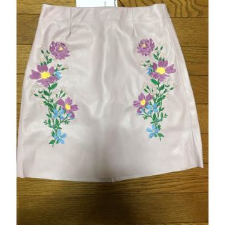 ベルシュカ(Bershka)の新品 ベルシュカ スカート 花刺繍 花柄スカート タイトスカート(ミニスカート)