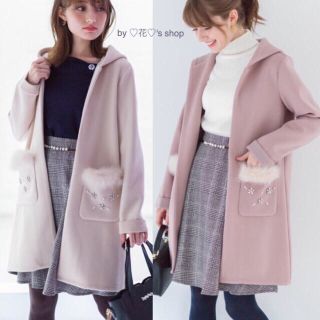 トッコ(tocco)の♡モカ色♡羽織るだけで可愛い♡ビジューファーポケットのフードコーディガン♡(ロングコート)