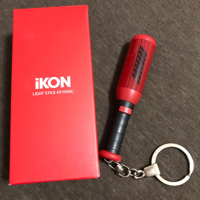 iKON(アイコン)の週末限定お値下げ中【 YG公式 】iKON コンバット キーリング エンタメ/ホビーのタレントグッズ(アイドルグッズ)の商品写真