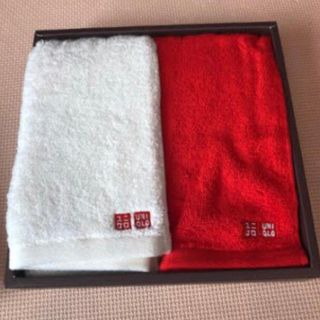 ユニクロ(UNIQLO)のユニクロ 紅白タオル(タオル/バス用品)