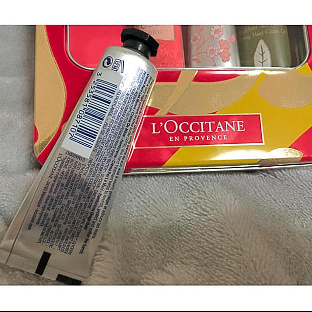 L'OCCITANE(ロクシタン)の【新品未使用】シア ハンドクリーム コスメ/美容のボディケア(ハンドクリーム)の商品写真