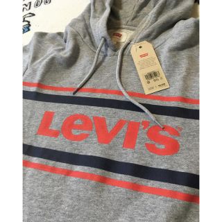 リーバイス(Levi's)の【新品】Levi's パーカー(パーカー)