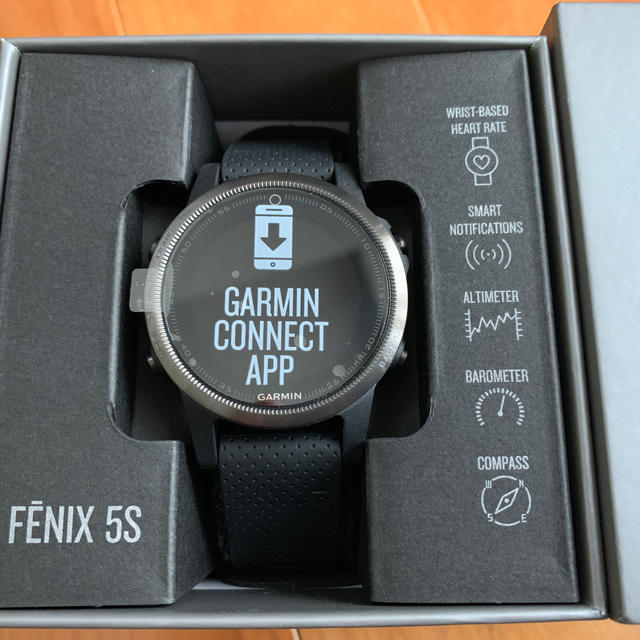 GARMIN(ガーミン)の新品ガーミン GARMIN FENIX5S Sapphire Black 日本版 メンズの時計(腕時計(デジタル))の商品写真