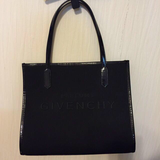 GIVENCHY(ジバンシィ)のGIVENCHY  バッグ レディースのバッグ(トートバッグ)の商品写真