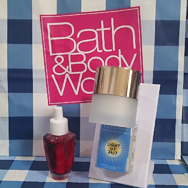 Bath & Body Works(バスアンドボディーワークス)のセール！バスアンドボディワークス ウォールフラワー プラグ コスメ/美容のリラクゼーション(アロマポット/アロマランプ/芳香器)の商品写真