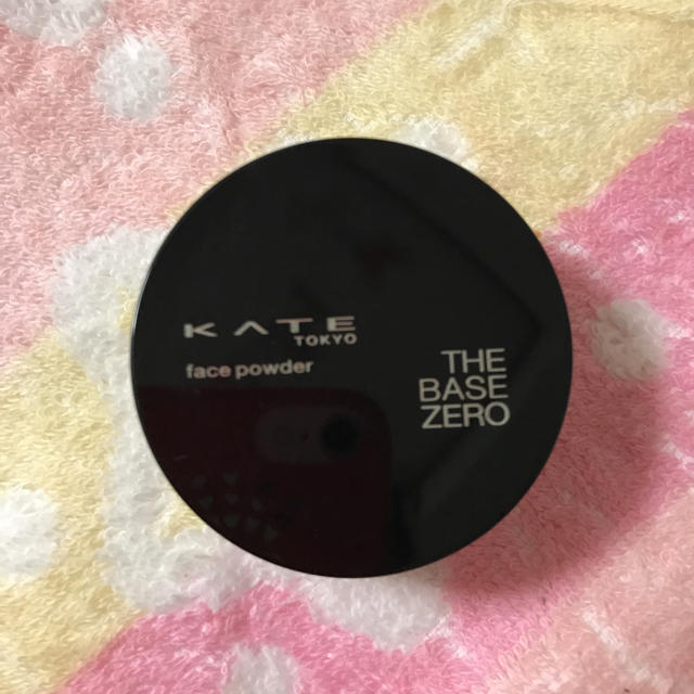 KATE(ケイト)のケイトフェイスパウダー ミニサイズ コスメ/美容のベースメイク/化粧品(フェイスパウダー)の商品写真