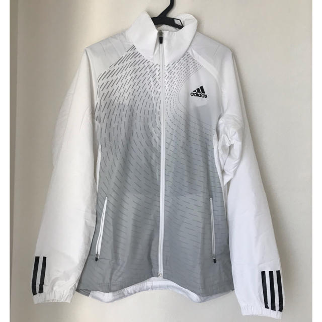 adidas(アディダス)の新品☆アディダス☆ウィンドブレイカー メンズのジャケット/アウター(ナイロンジャケット)の商品写真