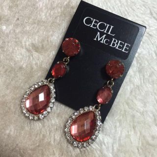 セシルマクビー(CECIL McBEE)のビジューピアス(ピアス)