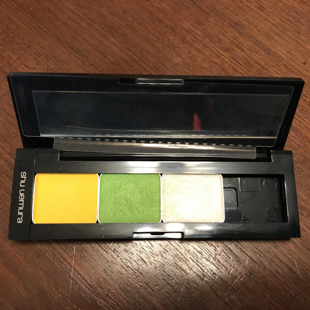 shu uemura(シュウウエムラ)のシューウエムラ アイシャドウ コスメ/美容のベースメイク/化粧品(アイシャドウ)の商品写真