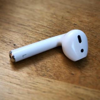 アップル(Apple)のAirPods(ヘッドフォン/イヤフォン)