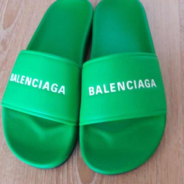 Balenciaga(バレンシアガ)のレア 18ss balenciaga スライダー サンダル 44 新品 緑 メンズの靴/シューズ(サンダル)の商品写真