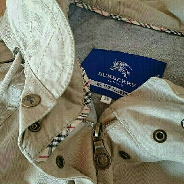 BURBERRY BLUE LABEL(バーバリーブルーレーベル)のバーバリーブルーレーベル  ポンチョ レディースのジャケット/アウター(ポンチョ)の商品写真