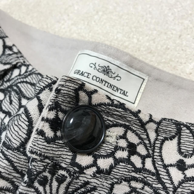 GRACE CONTINENTAL(グレースコンチネンタル)の❤️美品❤️グレースコンチネンタル❤️刺繍パンツ キュロット❤️ レディースのパンツ(ショートパンツ)の商品写真
