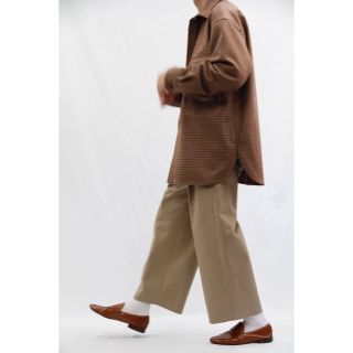 サンシー(SUNSEA)のuru 2TUCK WIDE PANTS タックパンツ ワイドパンツ ベージュ(スラックス)