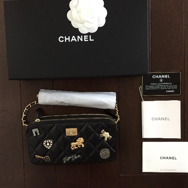 CHANELチェーンウォレット財布