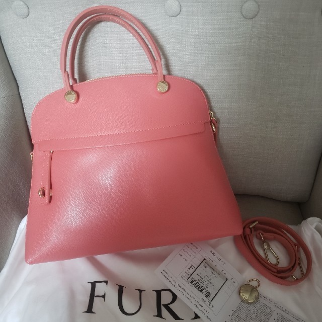 2024経典の 新品未使用♡FURLA♡パイパー♡M♡ハンドバッグ