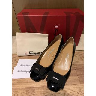 サルヴァトーレフェラガモ(Salvatore Ferragamo)の17日まで出品 ほぼ未使用 フェラガモ   パテント リボン MY MUSE (ハイヒール/パンプス)