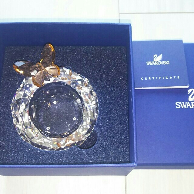 SWAROVSKI(スワロフスキー)のスワロフスキー バタフライキャンドルホルダー  コスメ/美容のリラクゼーション(キャンドル)の商品写真