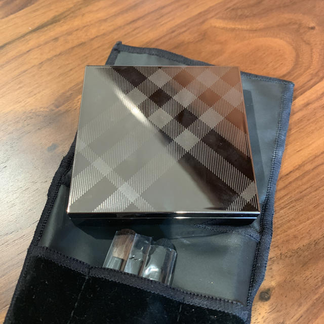 BURBERRY(バーバリー)のBURBERRY バーバリー アイシャドウパレット 12 コスメ/美容のベースメイク/化粧品(アイシャドウ)の商品写真