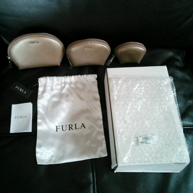 Furla(フルラ)のFURLA ポーチ 大中小 フルラ レディースのファッション小物(ポーチ)の商品写真