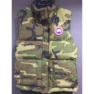 CANADA GOOSE - カナダグース ダウンベスト迷彩の通販 by 57862