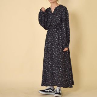 ダブルクローゼット(w closet)のw closet 小花柄ボリューム袖ワンピース(ロングワンピース/マキシワンピース)