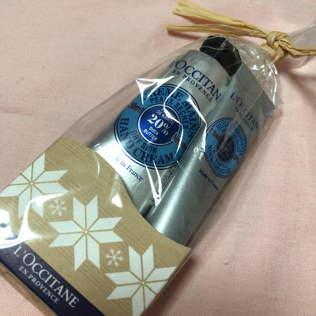 L'OCCITANE(ロクシタン)の新品・ロクシタン  ハンドクリーム、ネイルオイルセット コスメ/美容のボディケア(ハンドクリーム)の商品写真