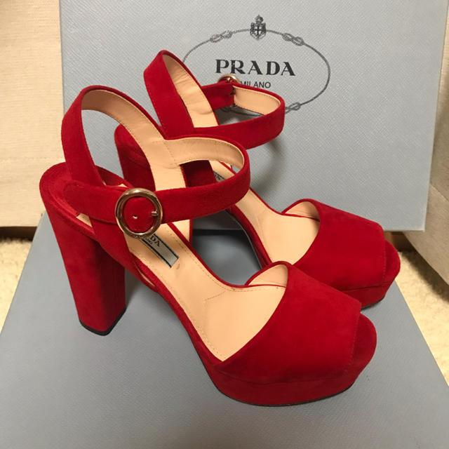 PRADA(プラダ)のPRADA サンダル レディースの靴/シューズ(サンダル)の商品写真