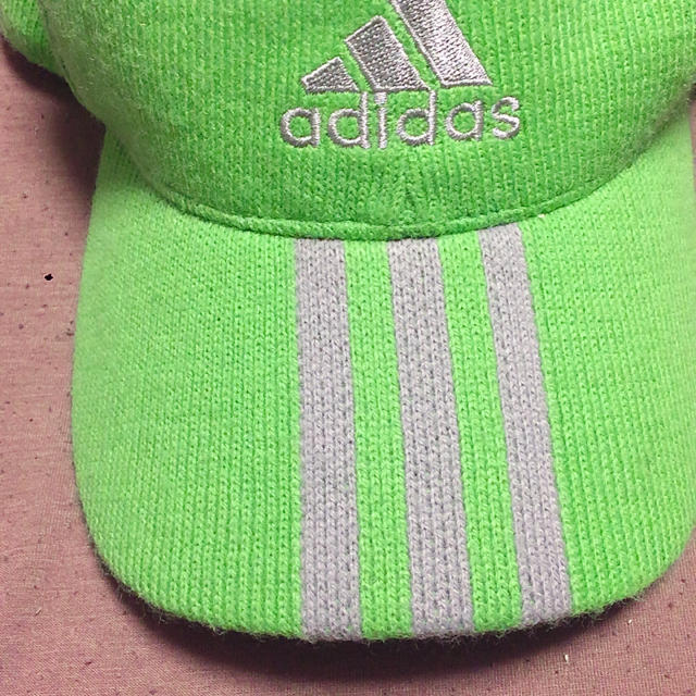 adidas(アディダス)のアディダスニットキャップ 新品タグ付き フリーサイズ ゴルフ あったかキャップ  メンズの帽子(キャップ)の商品写真