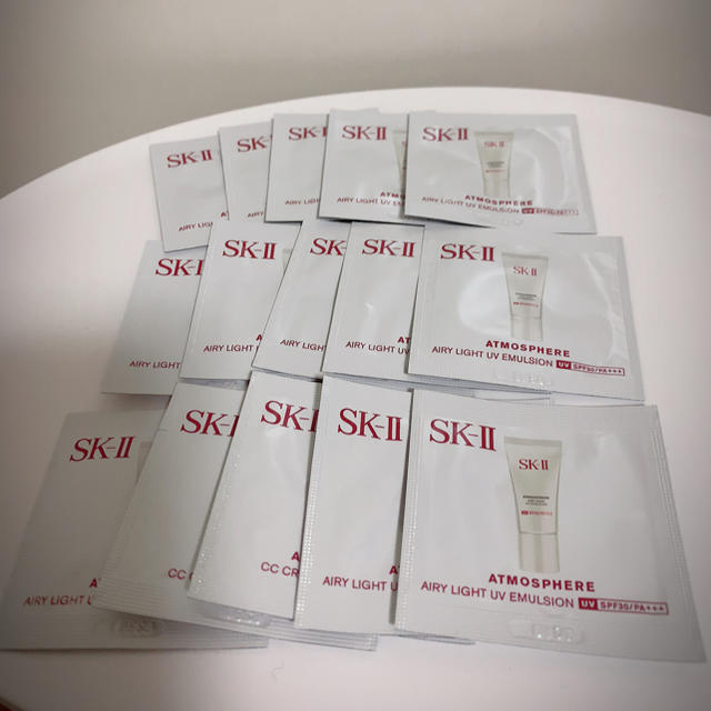 SK-II(エスケーツー)のSK-II アトモスフィアエアリーライトUVエマルジョン 0.8g×15 コスメ/美容のボディケア(日焼け止め/サンオイル)の商品写真