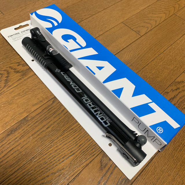 Giant(ジャイアント)のGIANT  携帯ポンプ  コントロールコンボプラス スポーツ/アウトドアの自転車(工具/メンテナンス)の商品写真