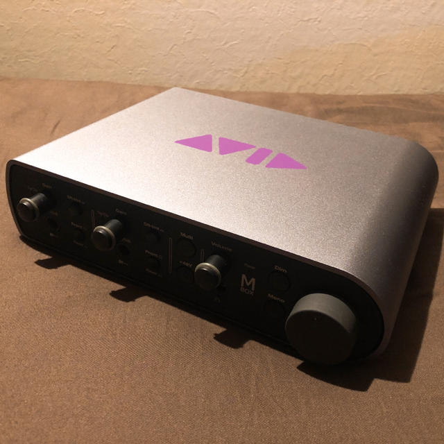 [AVID] Mbox インターフェース (付属品+ケーブル2本付き) 楽器のDTM/DAW(オーディオインターフェイス)の商品写真