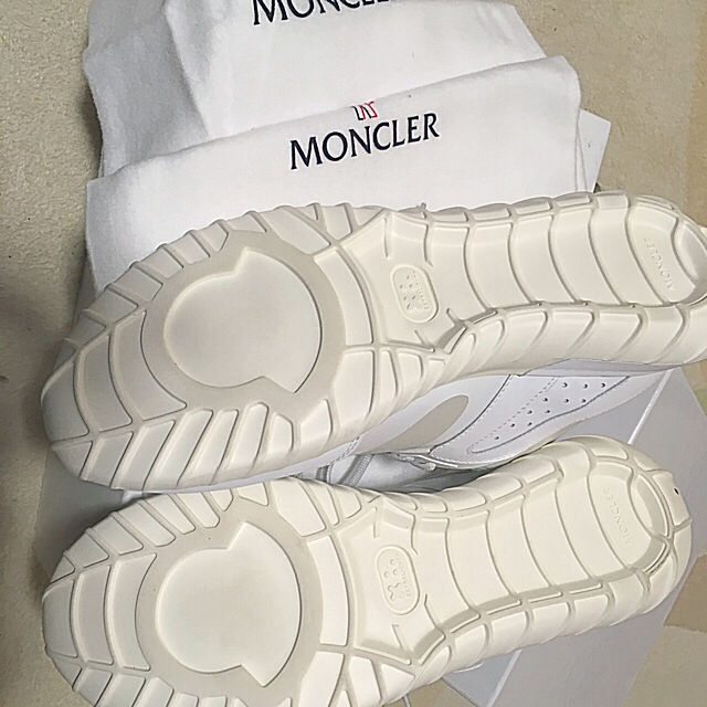 MONCLER(モンクレール)のモンクレール とデニム。 レディースの靴/シューズ(スニーカー)の商品写真